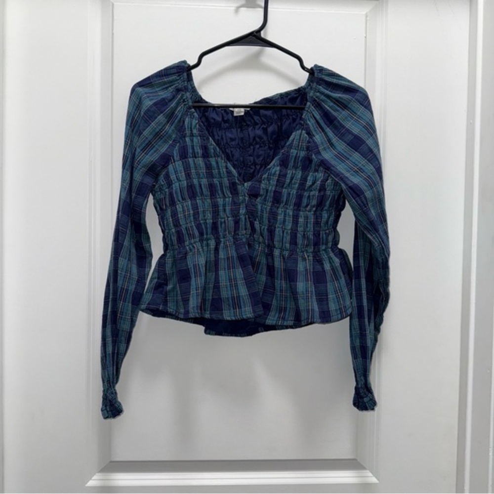 NWOT American Eagle Outfitters Plaid V Neck top